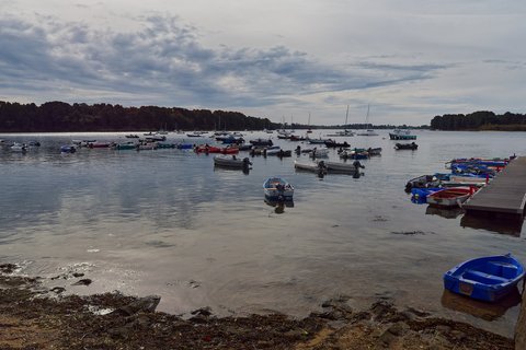 Le petit port et ses barques